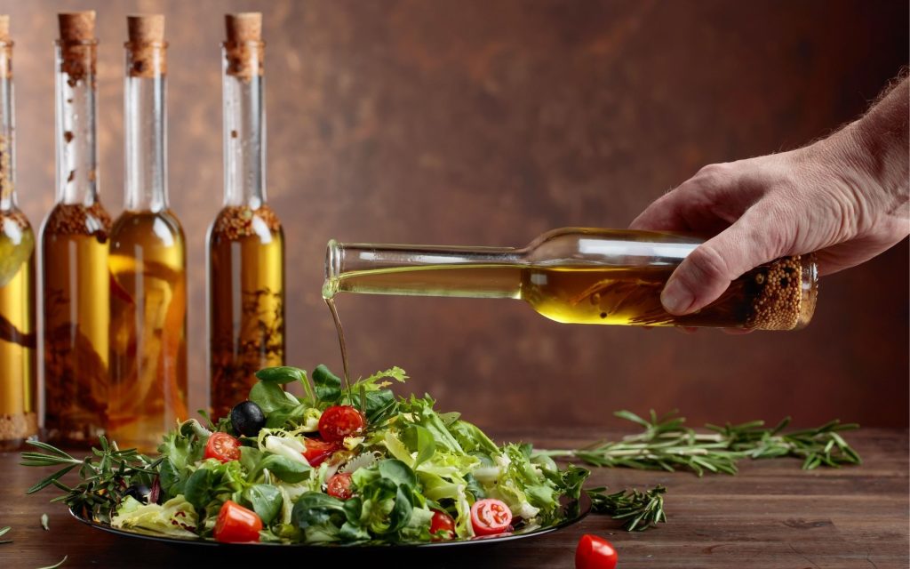 طرز تهیه انواع سالاد با روغن زیتون