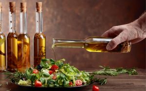 طرز تهیه انواع سالاد با روغن زیتون